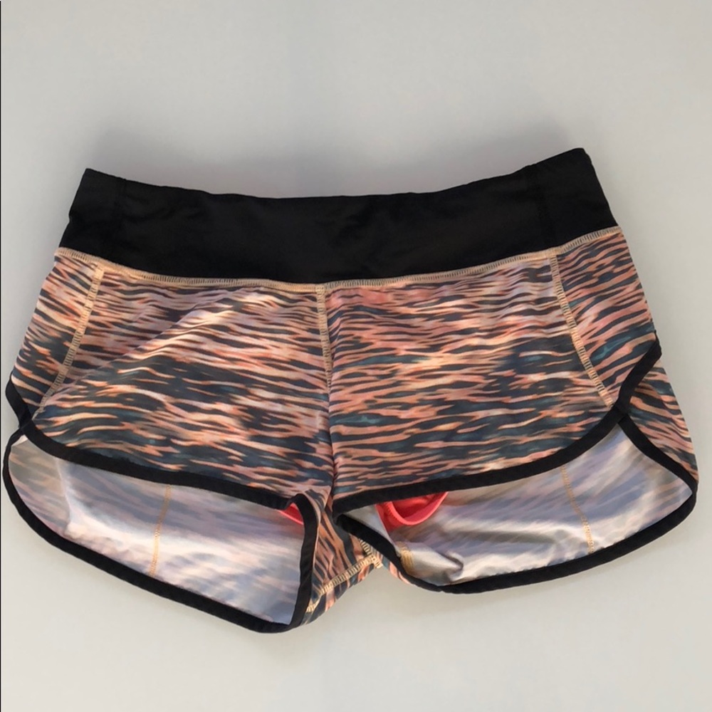 Lululemon Speed short size 6